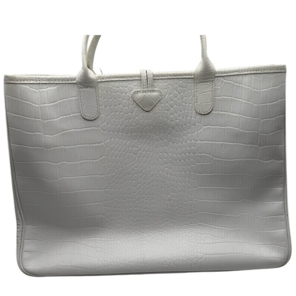 Long Champ Elegant White Crocodile-Embossed Tote Bag - Picture 3 of 9
